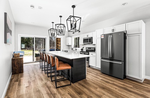 Duluth House | Walking distance to Pike Lake beach, hot tub & game room, pet friendly