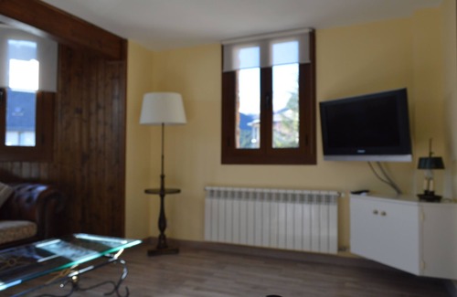Alp Ski Chalet | Walking distance to the ski slopes ideal for families and dogs