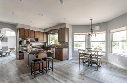 Arabian Crest House | Walking On Sunshine
