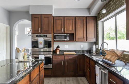 Arabian Crest House | Walking On Sunshine