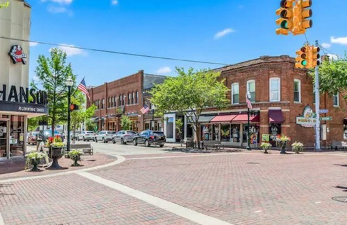 Lake Orion Apartment | Walkout Basmt Apt in Lake Orion
