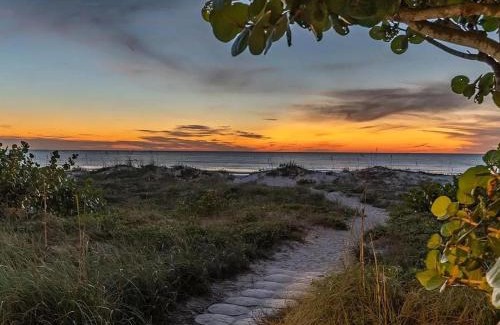 Indian Shores House | Walks On The Shore