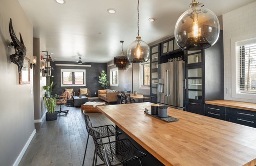 Pinedale Apartment | Wallace BNB