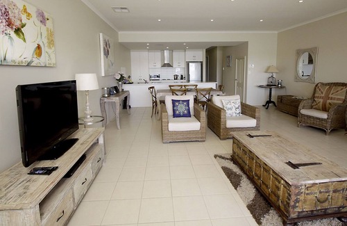 Wallaroo House | Wallaroo Marina Apartments Luxury Price Winning 3 Bedroom Boardwalk Apartment