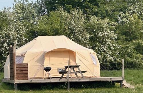Brackley House | Walltree House Glamping - Cozy Glamping experience