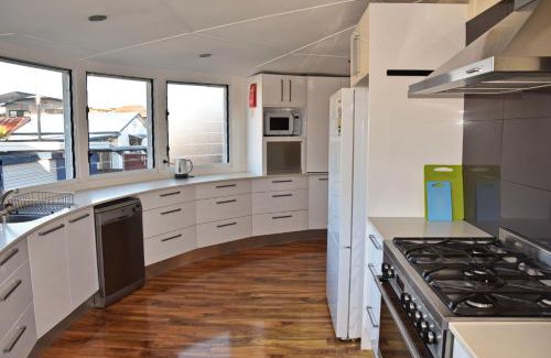 South West Rocks House | Wally's Folly - Bring your own linen.