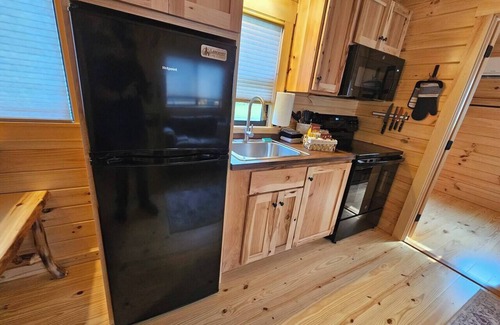 Madison Cabin | Walnut Cabin at Lost Trails