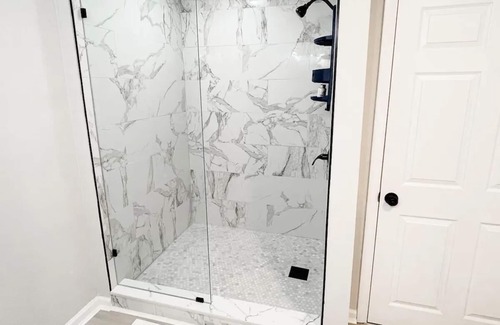 Walnut Hills Apartment | Walnut Hills Luxury Apartment, Stunning 3BR Urban Living Experience