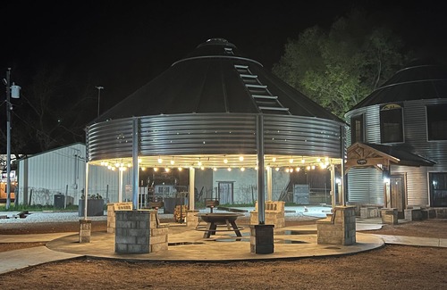 Walnut Springs Cabin | Walnut Springs Silo Cabin B