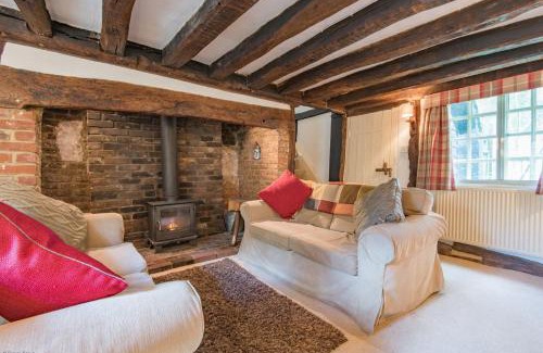 Faversham House | Walnut Tree Cottage by Bloom Stays