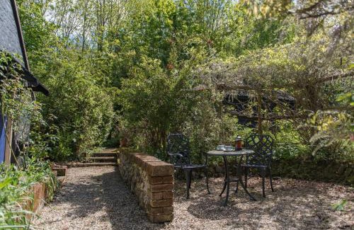 Faversham House | Walnut Tree Cottage by Bloom Stays