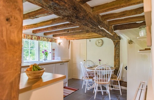 Faversham Cottage | Walnut Tree Cottage - romantic cottage by Bloom Stays in the beautiful Kent countryside