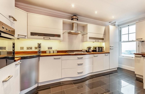 Cliftonville Cottage | Walpole Heights Penthouse