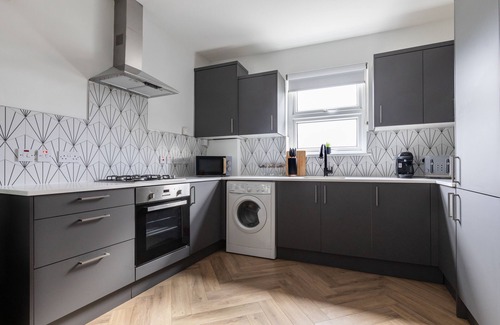 Hoe Street House | Walthamstow Gem: 3BR Urban Haven