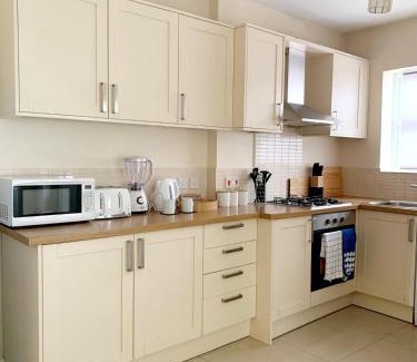 Woking Apartment | Walton Terrace House in Woking