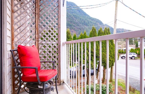 Harrison Hot Springs Apartment | Wanderlust | Studio Suite with Private Patio