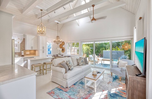 The Meadows House | WANDERLUST ~ Stunning 3 Bed, 3 Bath Retreat in Peaceful Neighborhood w/Pool!