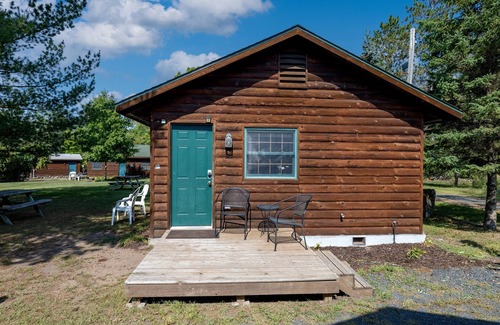 Taylors Falls Cabin | Wannigan Point Cabin #2