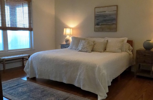 Port Alto House | Want to Get Away? Come "Seas the Bay!"