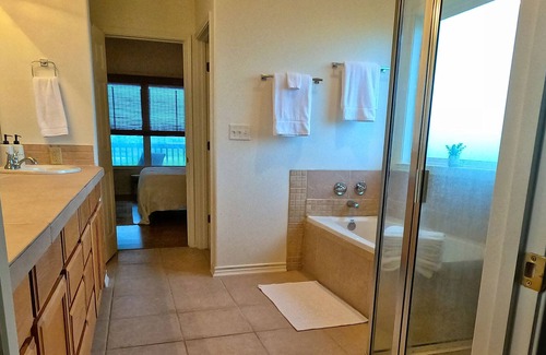 Port Alto House | Want to Get Away? Come "Seas the Bay!"