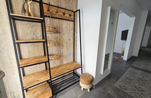 Warburg Apartment | Warburg, FeWo "Sweet Home" 2,5 Zi- EG-separater Eingang - Parkplatz - Terasse- komfortabel,renoviert