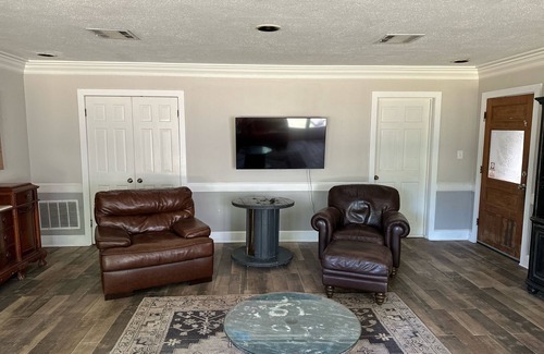 Monroe House | Warhawks Cavern Getaway! Near ULM!