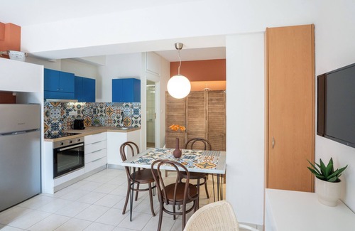 Halepa Apartment | Warm and colourfull studio in historical district of Chania