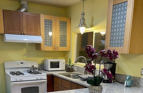 Antioch House | Warm and Comfy Antioch Cottage, close to everything