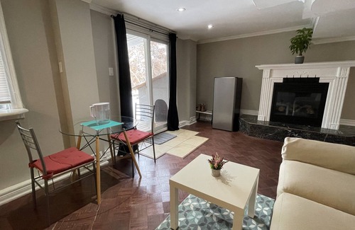 Brampton Apartment | Warm and cozy studio with a stunning view - Centrally located