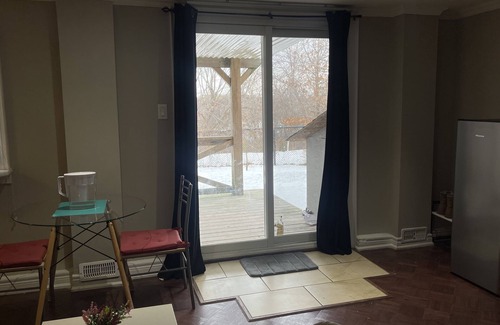 Brampton Apartment | Warm and cozy studio with a stunning view - Centrally located