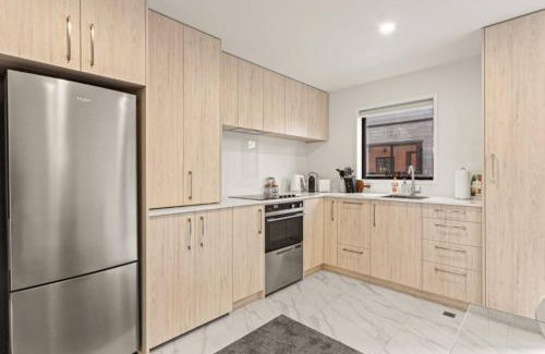 Henderson House | Warm and Inviting 2 Bedroom Home