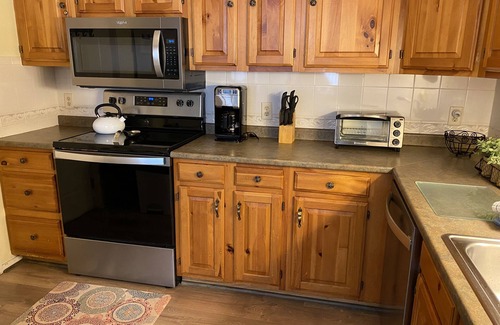 Bartlett Condo | Warm and inviting and only 1 mile from Attitash Ski Mountain!