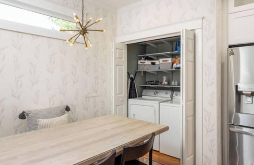 East Side House | Warm and Inviting Home Grant Park LOCAL