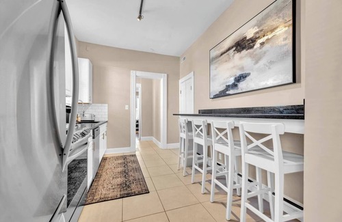 Walnut Hills Apartment | Warm and Spacious 2 Bedroom near Eden Park
