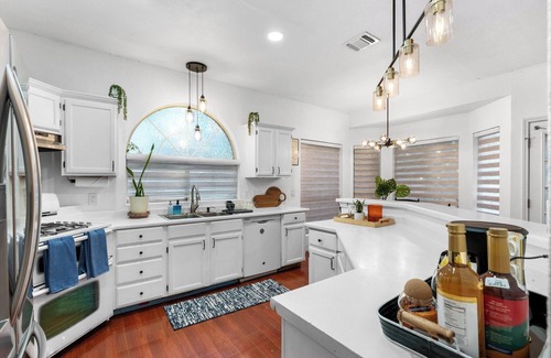Parker Lane House | Warm Austin Retreat 3BR & 2Baths Pet Friendly