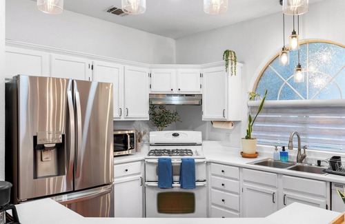 Parker Lane House | Warm Austin Retreat 3BR & 2Baths Pet Friendly