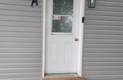 Edmundston Apartment | Warm cozy 1 bedroom apartment close to Hwy, wifi, netflix, prime, free parking