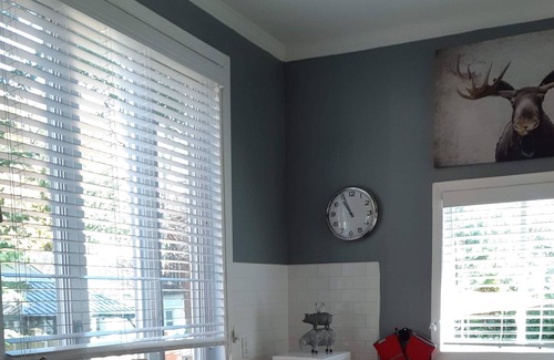 Pointe Claire House | Warm,cozy Lake house