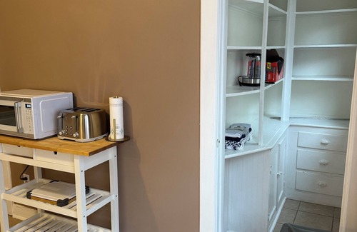 Thomas - Dale House | Warm & Inviting Fresh 2BR With All Essentials Central St.Paul Stay