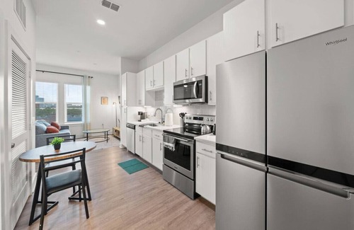 Tampa Apartment | Warm, inviting studio | Location! | Free Parking!