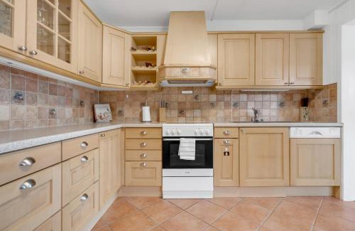 Tromso Apartment | Warm Nordic Home I Family Stay I Free Parking