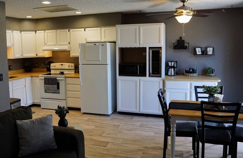 Gillette House | Warm & Welcoming Townhome in Gillette