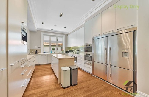 Warrawee House | Warrawee 别墅&6房5卫泳池&厨房设备齐全