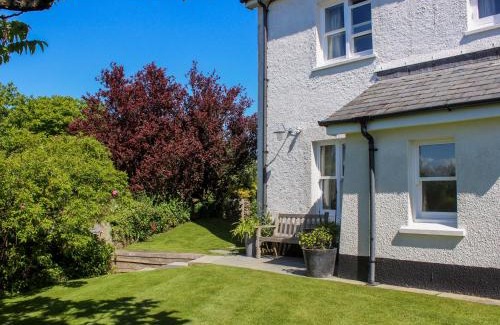 Dartmouth House | Warren Cottage