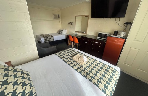 Warren Hotel | Warren Motor Inn