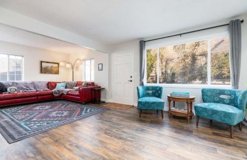Cottonwood Heights House | Wasatch Cottage Hot Tub Pool Table Skiers Dream