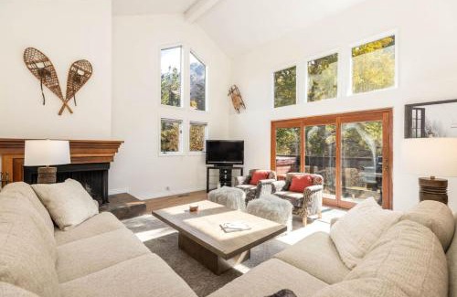 Cottonwood Heights House | Wasatch Mtn. Basecamp Retreat - Private Hot Tub