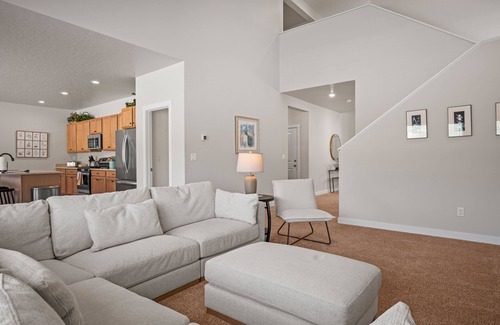 Mountain Green House | Wasatch Peak Chateau | Pool | Hot Tub | Unit A