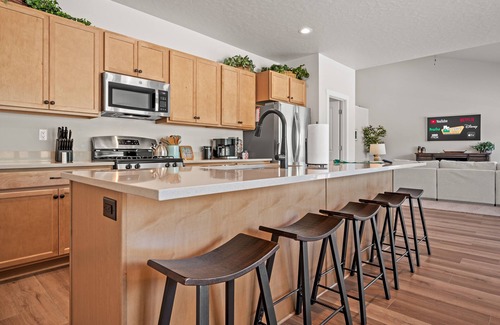 Mountain Green House | Wasatch Peak Chateau | Pool | Hot Tub | Unit A