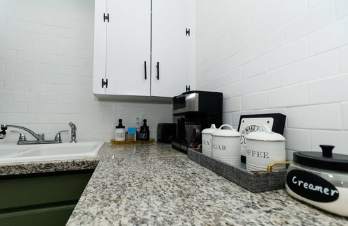 Broadmoor House | Washing Stay-Entire 4 Bedroom and 2 Baths!